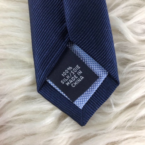 Tommy Hilfiger orange polka dotted 100% silk tie - Picture 5 of 6